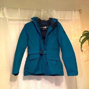 The North Face- women’s teal jacket w/ belt